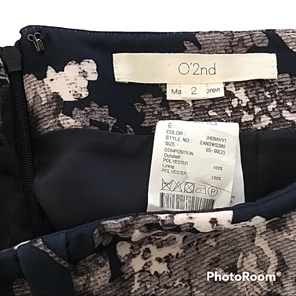 O’2nd Navy Floral Mini Skirt Size 2. - Picture 2 of 4